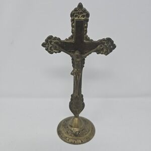 Vintage Brass  Church Altar Cross Crucifix 8 3/4 Inches Tall